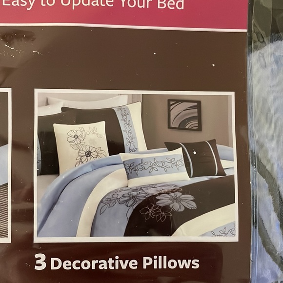 Comforter Set - Picture 5 of 5